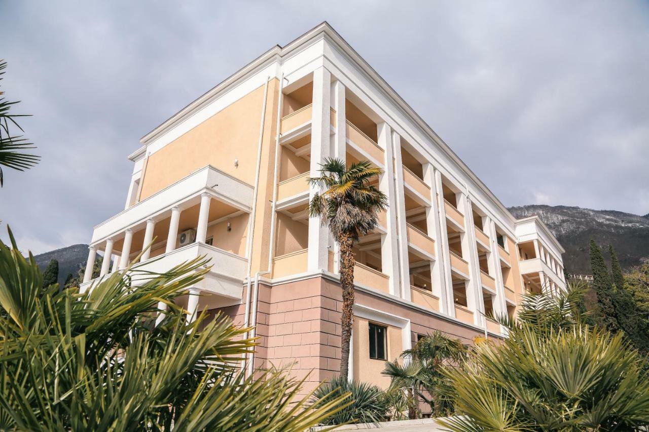 Old Gagra Hotel Екстериор снимка